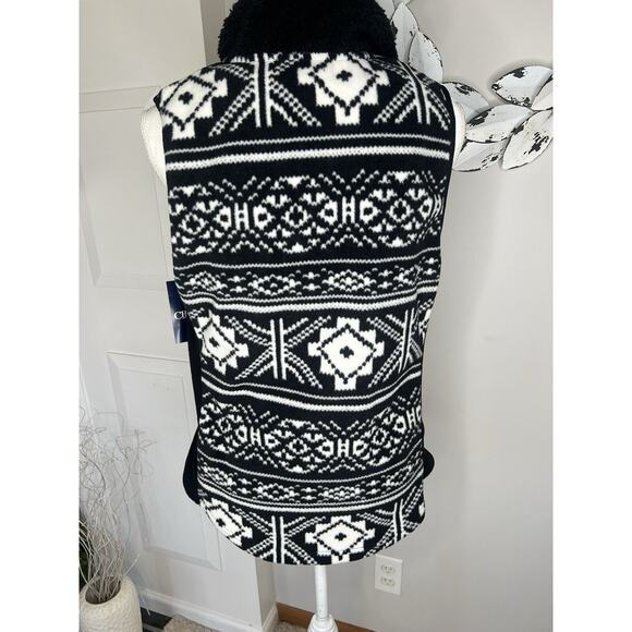 CHAPS Women's Fleece Vest Jacket~ Black And White Aztec Size Medium NWT! - Picture 3 of 6